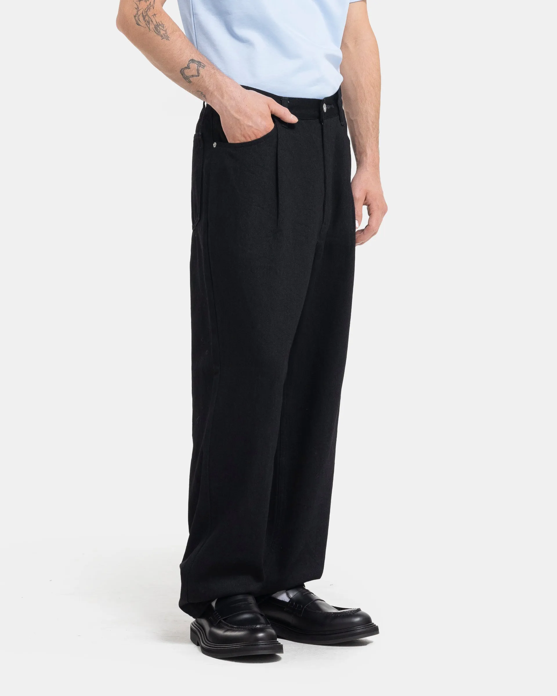 12oz Denim Depp Tuck Pants in Black