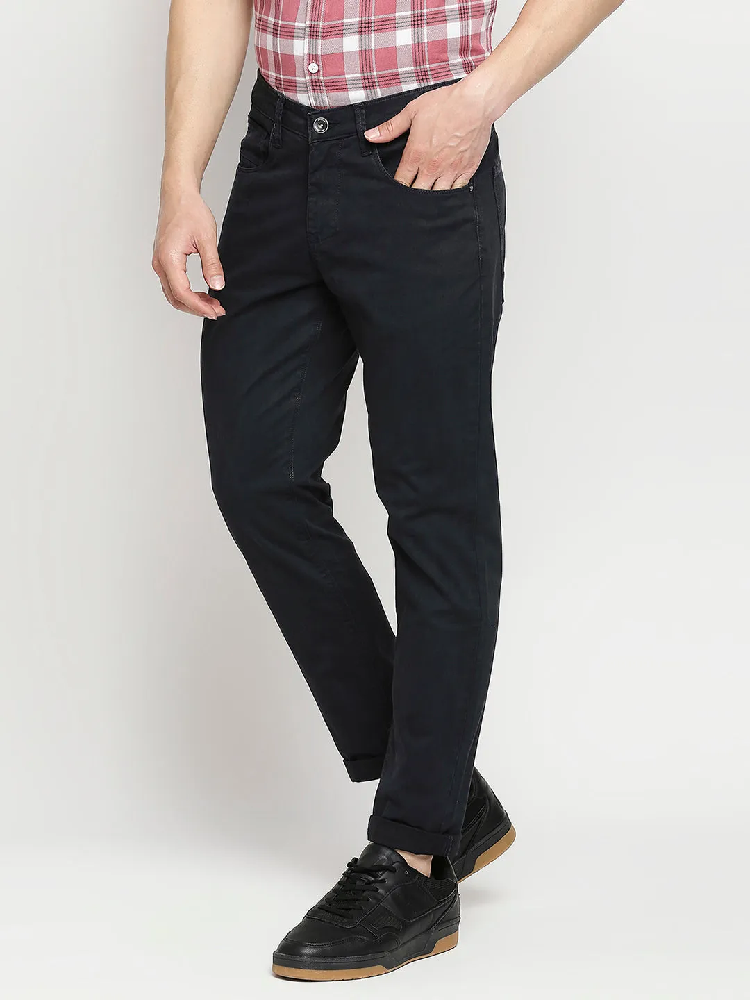 Spykar Charcoal Grey Cotton Slim Fit Tapered Length Trouser For Men